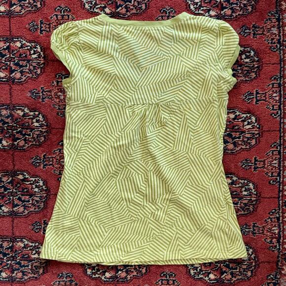 LIZ & Co. S Yellow/Green Striped Pattern Stretch Knit Cap Sleeve Top PRISTINE - Picture 3 of 4